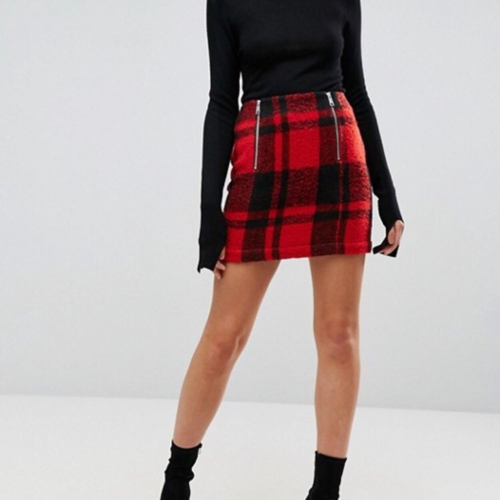 Plaid skirt with two zippers